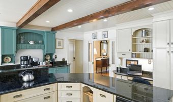 35 Shaw Dr, Bedford, NH 03110