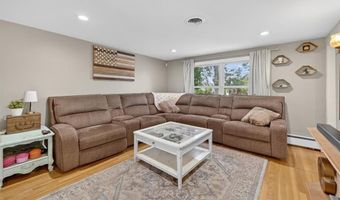 165 Salem Ave, Cranston, RI 02920