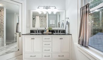 324 Highlake Ave, Ann Arbor, MI 48103