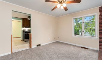 39431 N Oak Ave, Antioch, IL 60002