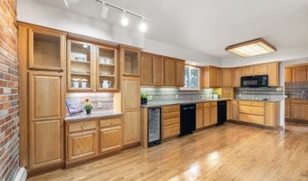 318 W 2ND Ave, Cheyenne, WY 82001