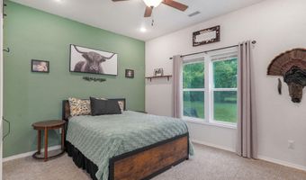 430 S Oak Ave, Aurora, MO 65605