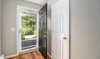 6 Laurel Dr, Brookfield, CT 06804