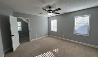 127 Lightwater Dr, Aberdeen, NC 28315