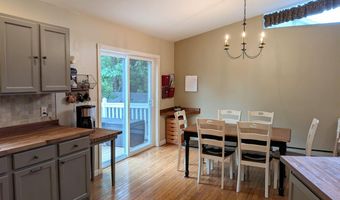 99 Yankee Ave, Bangor, ME 04401