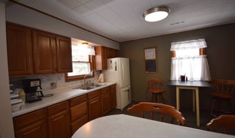 1005 6th St, Britton, SD 57430