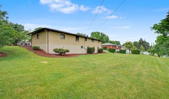 2416 Maplewood Dr, Asbury, IA 52002