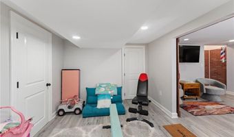 47 Scenery Ln, Johnston, RI 02919