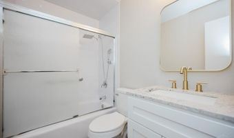 5398 Sultana Dr, Delhi, OH 45238