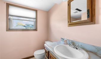 1280 Meadowview Ln, Amherst, OH 44001