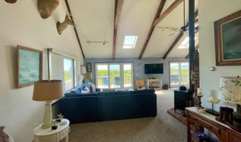 12 Lobsterville Rd, Aquinnah, MA 02535