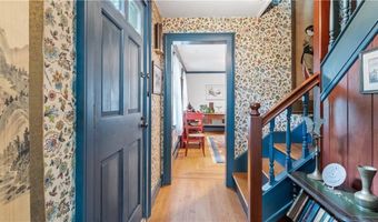 12 Lampercock Ln, Lincoln, RI 02865