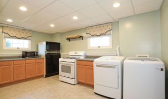 910 S Vista Dr, Algonquin, IL 60102