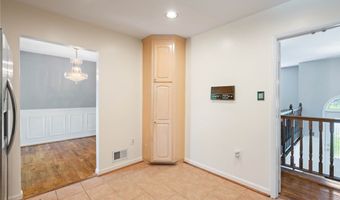 8502 WOODBINE Ln, Annandale, VA 22003