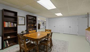 4 Canterbury Ln, Bourne, MA 02532