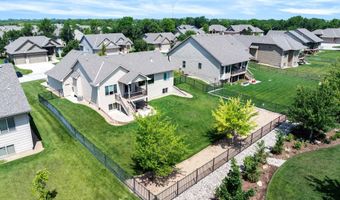 812 N Fairoaks Pl, Andover, KS 67002