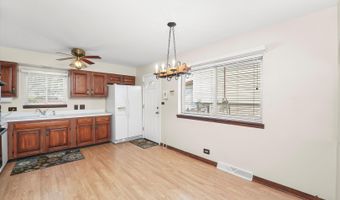 108 N May St, Addison, IL 60101