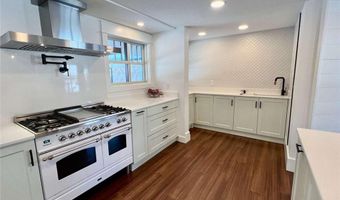 54 Isabelle Dr, Narragansett, RI 02882