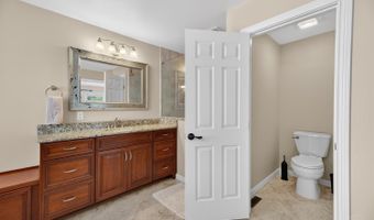 8105 Wycliffe Dr, Anderson Twp., OH 45244