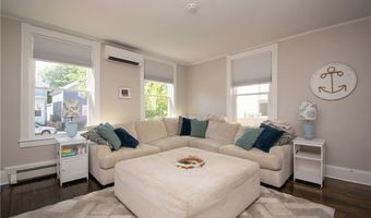 26 Carey St, Newport, RI 02840