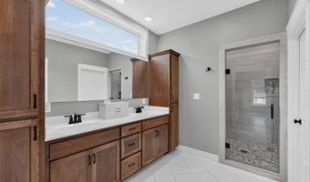 803 NE Lakota Dr, Adrian, MO 64720