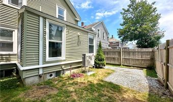 91 Van Zandt Ave, Newport, RI 02840