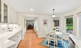 142 Ferry Rd, Bristol, RI 02809