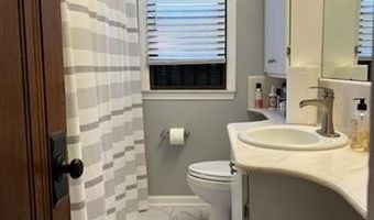 15802 Thomas Ave, Allen Park, MI 48101
