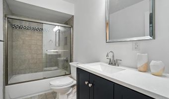 5555 Revmal Ln, Delhi, OH 45238
