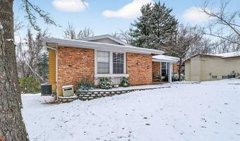 677 Turfwood Dr, Ballwin, MO 63021