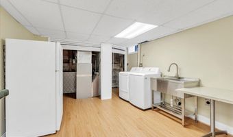 664 GREENBRIER St, Arlington, VA 22204
