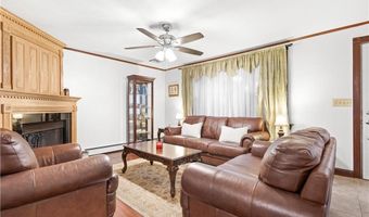 25 Loomis St, Cranston, RI 02920