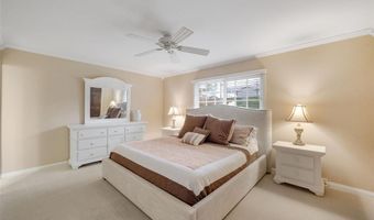 114 Breezeview Dr, Ballwin, MO 63021