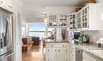 41 Buena Vista Dr, North Kingstown, RI 02852