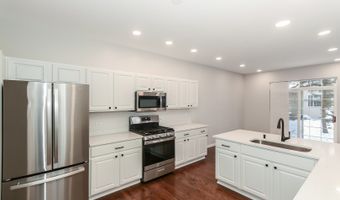 7 Shade Tree Ct, Algonquin, IL 60102