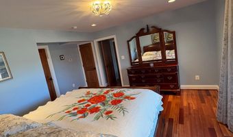2445 S KENWOOD St, Arlington, VA 22206
