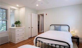 45 Ayrault St 5, Newport, RI 02840