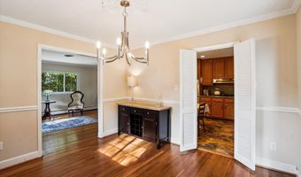 6216 ROCKHURST Rd, Bethesda, MD 20817