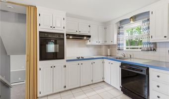 35 Superior View Blvd, North Providence, RI 02911