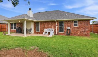 1204 Wendy Ln, Altus, OK 73521
