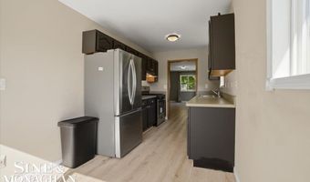 2122 Michigan St, Algonac, MI 48001