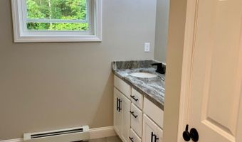 49 Woodbrey Ln, Standish, ME 04084