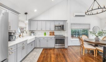 361 E Lakeshore Dr, Alloway, NJ 07422