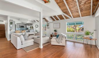 47-348 Mawaena St, Kaneohe, HI 96744