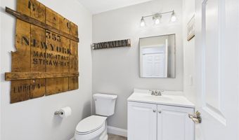 30 Taggart Ct, East Greenwich, RI 02818
