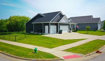5453 Rowling Dr, Ames, IA 50014