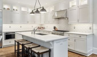 2 Settlers Trl 3, Darien, CT 06820