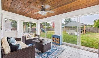 30 Alvin St, Warwick, RI 02886