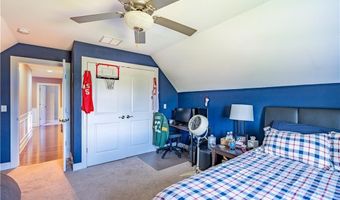 59 Camden Ln, Cranston, RI 02921