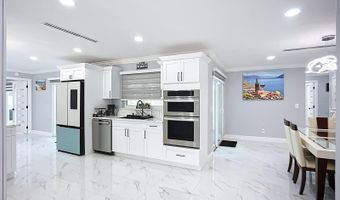6531 SANTIAGO Ct, Apollo Beach, FL 33572